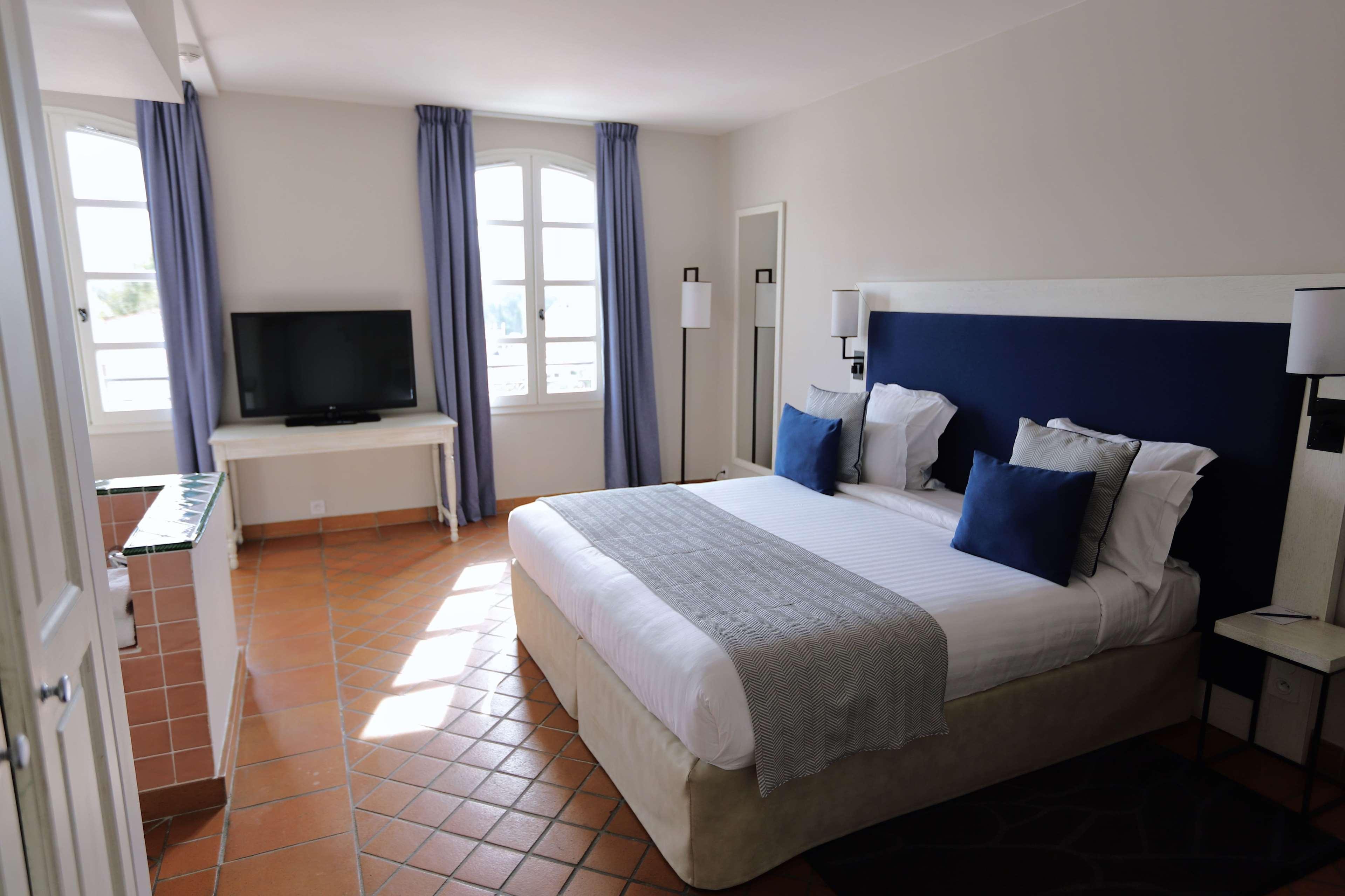 Отель Le Fregate Provence Сен-Сир-сюр-Мер Экстерьер фото